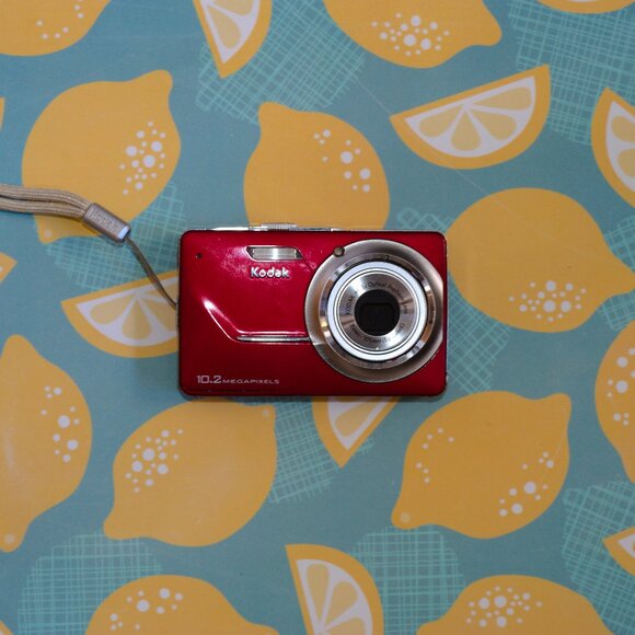 Kodak EasyShare M340 10.2MP Digital Camera Red - Near Mint - Picture 2 of 4